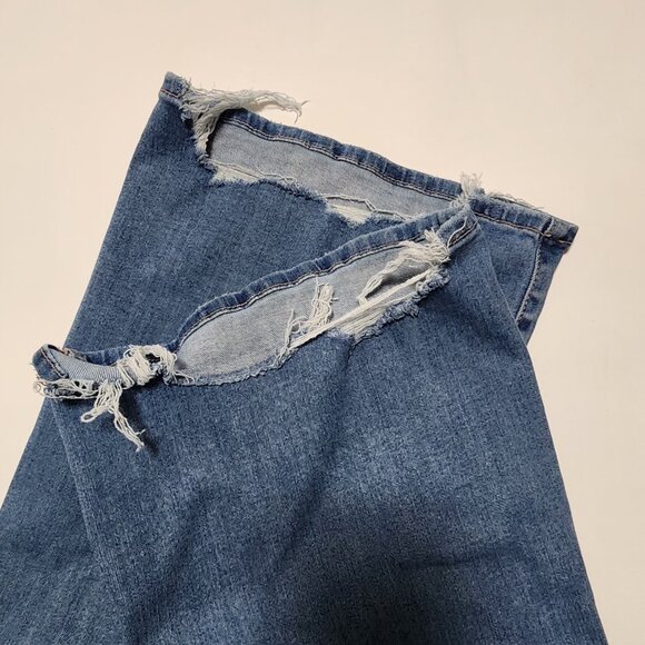 American Eagle Distressed Ripped Curvy Super High Rise Flare Jeans - Picture 5 of 9